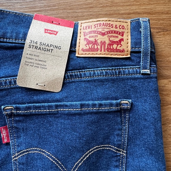 Levi's 314 Shaping Staight Mid Rise NWT $69 Size W31 L30 - Picture 7 of 10